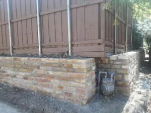 Granbury Stone Retaining Wall & Fence Base | Dallas TX dallas-retaining-wall-contractor-2
