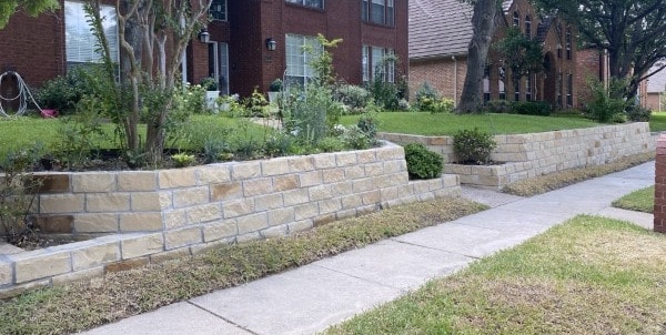 retaining wall contractor stone installation